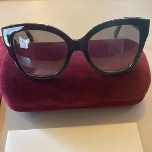 Gucci | Accessories | Gucci Sunglasses Black Big Frames Case  display picture 2